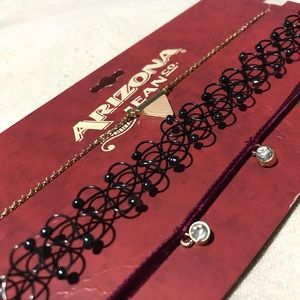 Set of three chocker necklaces